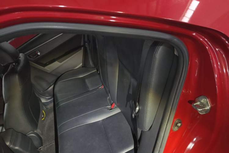 Used Toyota Levin 2017 Revised 185T CVT Elite Edition China V Standard Left Rear Seat