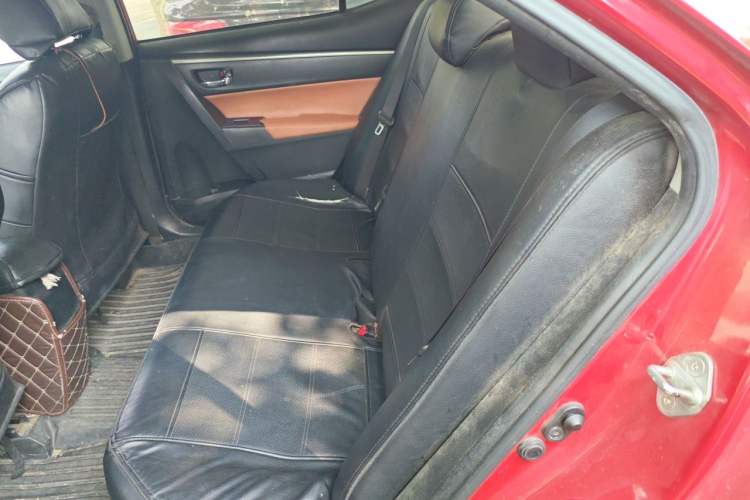 Used Toyota Levin 2017 Revised Dual-Engine 1.8H GS E-CVT Elite Sunroof Version China V Standard Left Rear Seat