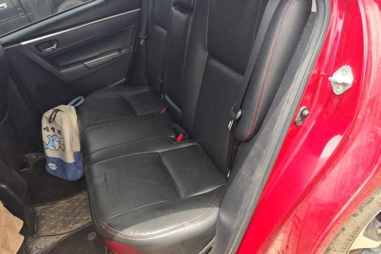 Used Toyota Levin 2017 Revised Version 185T CVT Elite Edition China VI Standard Left Rear Seat