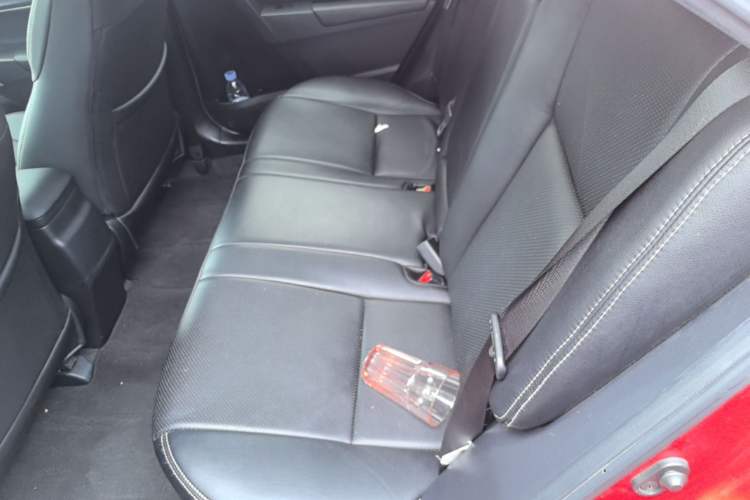 Used Toyota Levin 2017 Revised 185T CVT Elite Edition China V Standard Left Rear Seat