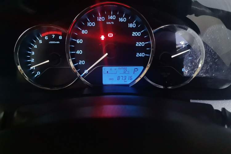 Used Toyota Levin 2017 Revised Version 185T CVT Leading Edition China VI Standard Odometer Close Up