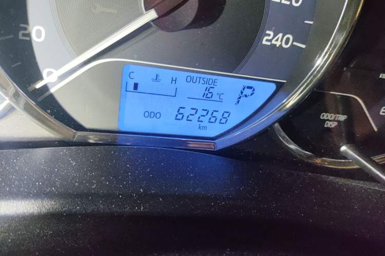 Used Toyota Levin 2017 Revised 185T CVT Elite Edition China V Standard Odometer Close Up