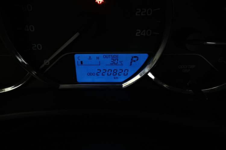 Used Toyota Levin 2017 Revised 185T CVT Elite Edition China V Standard Odometer Close Up