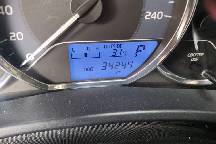 Used Toyota Levin 2017 Revised Version 185T CVT Elite Edition China VI Standard Odometer Close Up