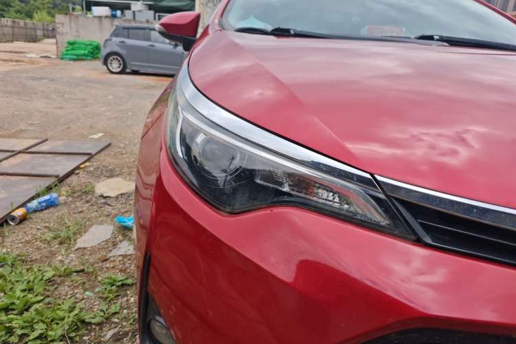 Used Toyota Levin 2017 Revised Version 185T CVT Elite Edition China VI Standard Right Front Headlight