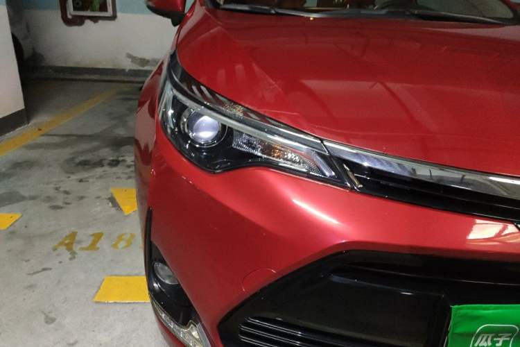 Used Toyota Levin 2017 Revised Version 185T CVT Elite Edition China VI Standard Right Front Headlight