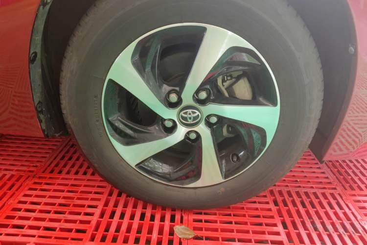 Used Toyota Levin 2017 Revised Version 185T CVT Elite Edition China VI Standard Right Front Wheel Hub