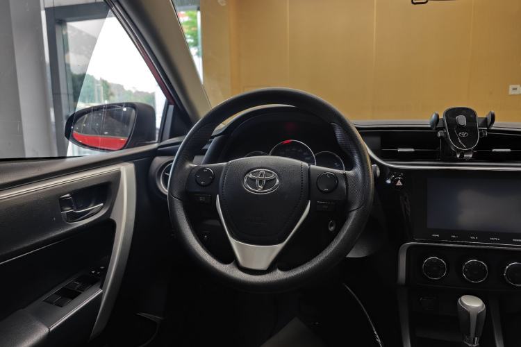 Used Toyota Levin 2017 Revised 185T CVT Elite Edition China V Standard Steering Wheel