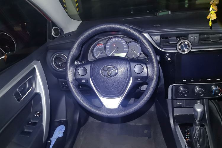 Used Toyota Levin 2017 Revised Version 185T CVT Leading Edition China VI Standard Steering Wheel