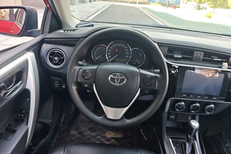 Used Toyota Levin 2017 Revised 185T CVT Elite Edition China V Standard Steering Wheel