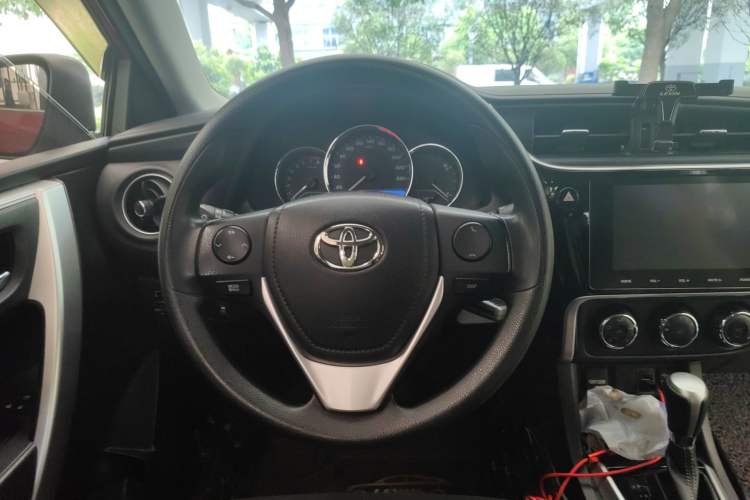 Used Toyota Levin 2017 Revised Version 185T CVT Elite Edition China VI Standard Steering Wheel