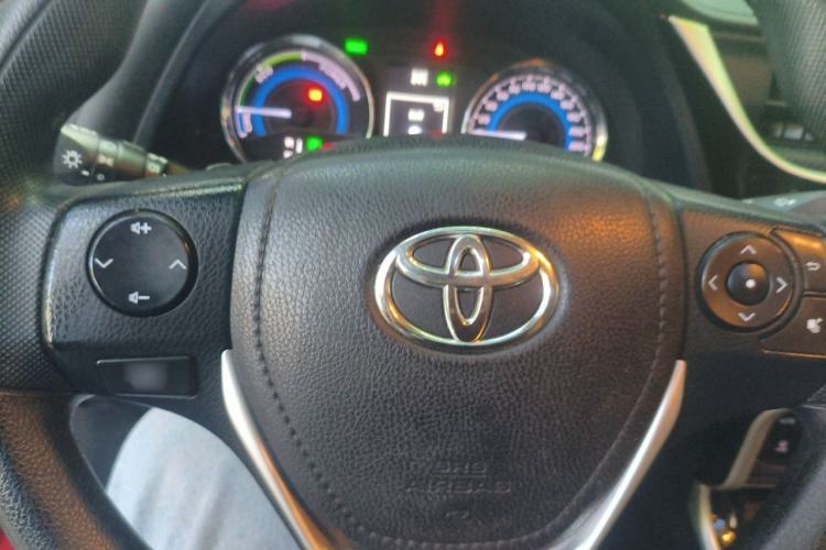 Used Toyota Levin 2017 Revised Dual-Engine 1.8H GS E-CVT Elite Sunroof Version China V Standard Steering Wheel