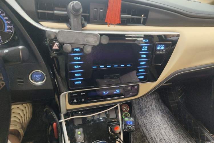Used Toyota Levin 2017 Revised Dual-Engine 1.8H GS E-CVT Elite Sunroof Version China V Standard Audio And AC Panel
