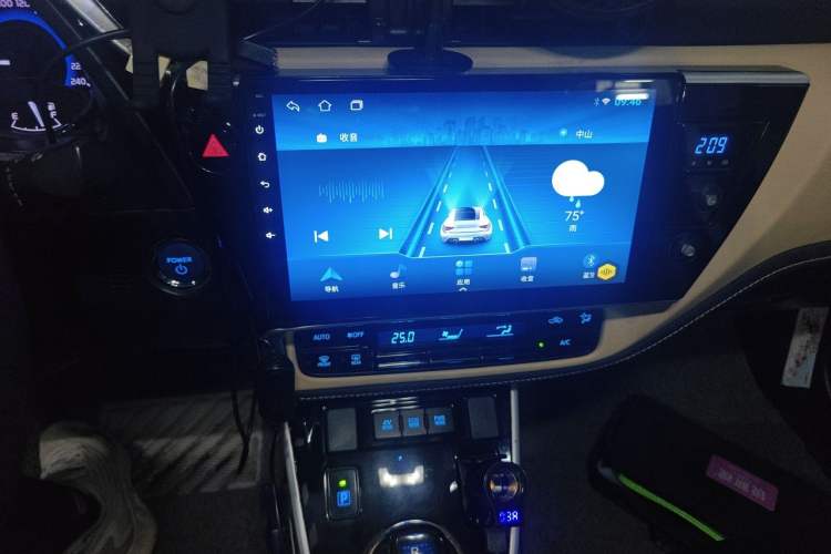 Used Toyota Levin 2017 Revised Dual-Engine 1.8H GS E-CVT Elite Sunroof Version China V Standard Audio And AC Panel