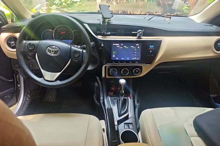 Used Toyota Levin 2017 Revised 185T CVT Elite Edition China V Standard Center Console