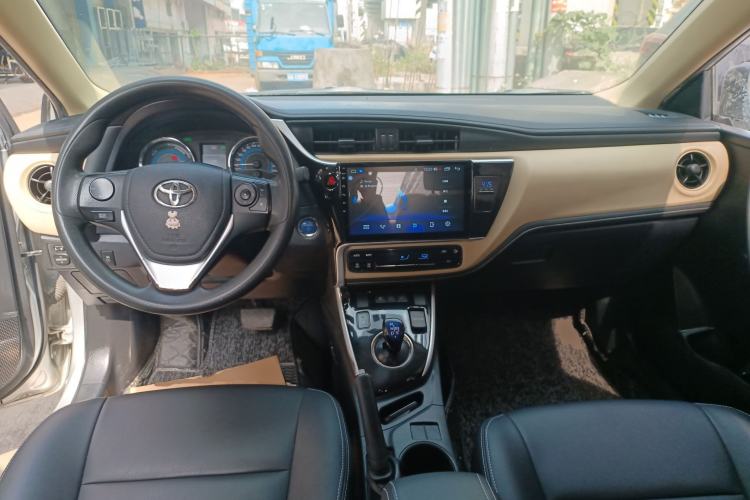 Used Toyota Levin 2017 Revised Dual-Engine 1.8H GS E-CVT Elite Sunroof Version China VI Standard Center Console