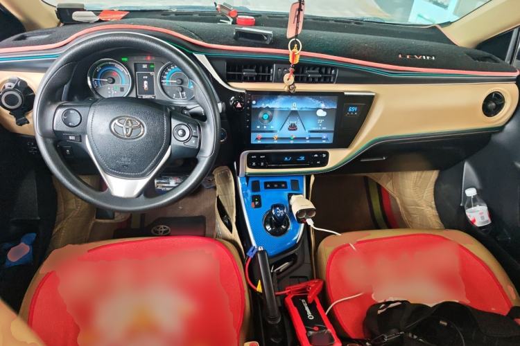 Used Toyota Levin 2017 Revised Dual-Engine 1.8H GS E-CVT Elite Sunroof Version China V Standard Center Console