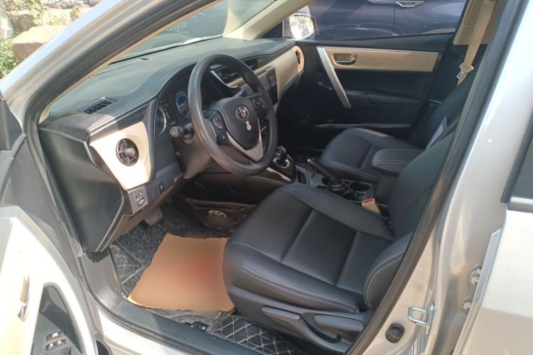 Used Toyota Levin 2017 Revised Dual-Engine 1.8H GS E-CVT Elite Sunroof Version China VI Standard Driver Seat