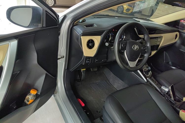 Used Toyota Levin 2017 Revised Dual-Engine 1.8H GS E-CVT Elite Sunroof Version China V Standard Driver Seat
