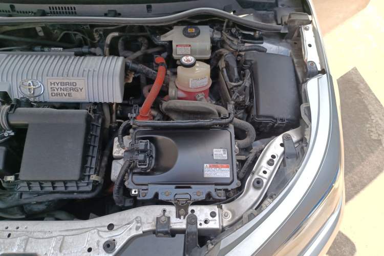 Used Toyota Levin 2017 Revised Dual-Engine 1.8H GS E-CVT Elite Sunroof Version China VI Standard Engine Bay Left