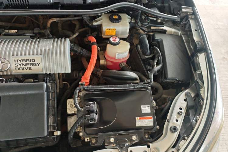 Used Toyota Levin 2017 Revised Dual-Engine 1.8H GS E-CVT Elite Sunroof Version China V Standard Engine Bay Left