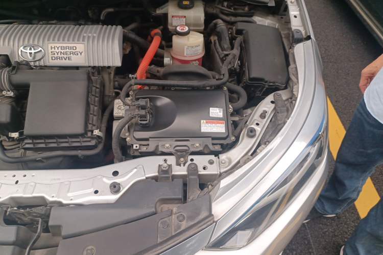 Used Toyota Levin 2017 Revised Dual-Engine 1.8H GS E-CVT Elite Sunroof Version China VI Standard Engine Bay Left