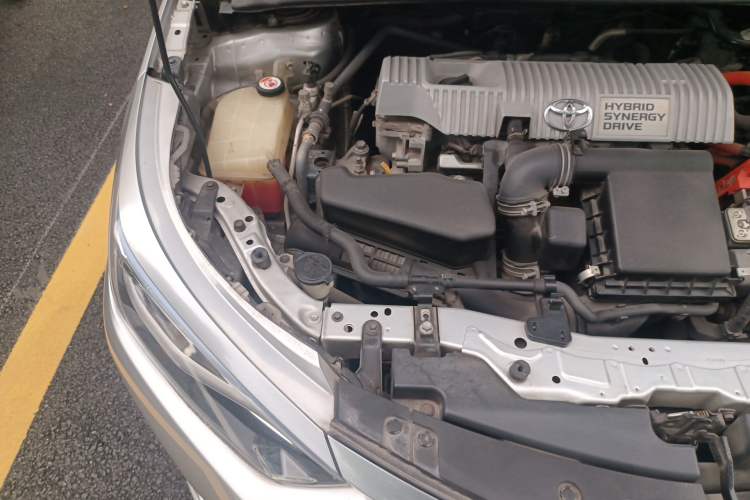 Used Toyota Levin 2017 Revised Dual-Engine 1.8H GS E-CVT Elite Sunroof Version China VI Standard Engine Bay Right