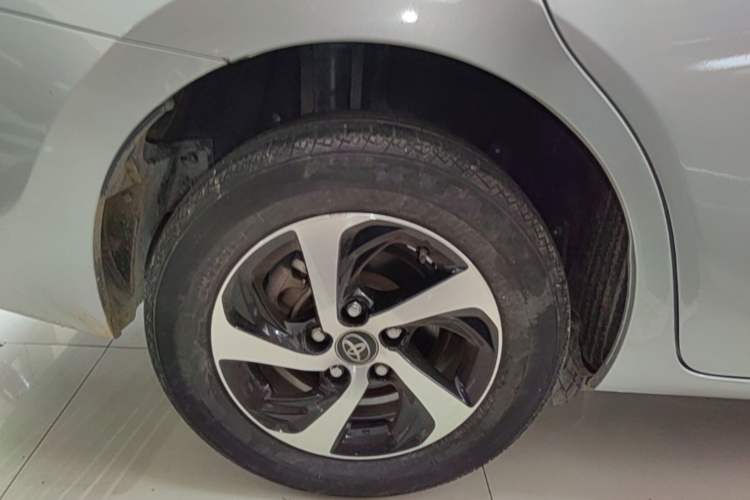 Used Toyota Levin 2017 Revised Dual-Engine 1.8H GS E-CVT Elite Sunroof Version China V Standard Exterior 5
