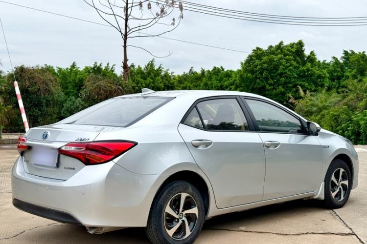 Used Toyota Levin 2017 Revised Dual-Engine 1.8H GS E-CVT Elite Sunroof Version China V Standard Exterior 6