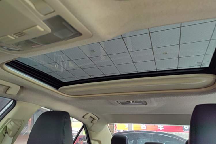Used Toyota Levin 2017 Revised Dual-Engine 1.8H GS E-CVT Elite Sunroof Version China V Standard Headliner