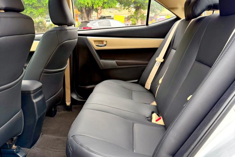 Used Toyota Levin 2017 Revised Dual-Engine 1.8H GS E-CVT Elite Sunroof Version China V Standard Interior 4