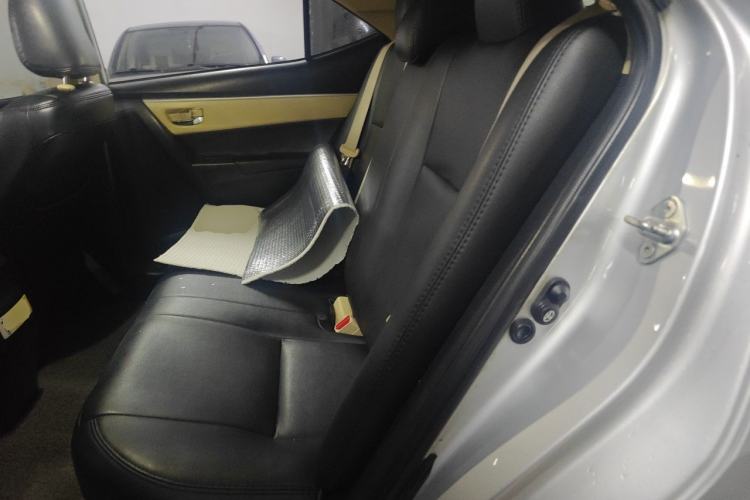 Used Toyota Levin 2017 Revised Dual-Engine 1.8H GS E-CVT Elite Sunroof Version China V Standard Left Rear Seat