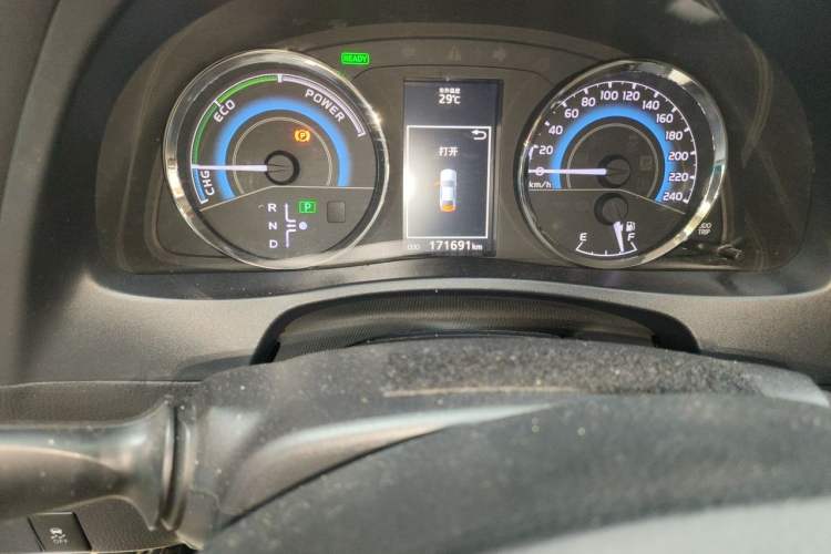 Used Toyota Levin 2017 Revised Dual-Engine 1.8H GS E-CVT Elite Sunroof Version China V Standard Odometer Close Up