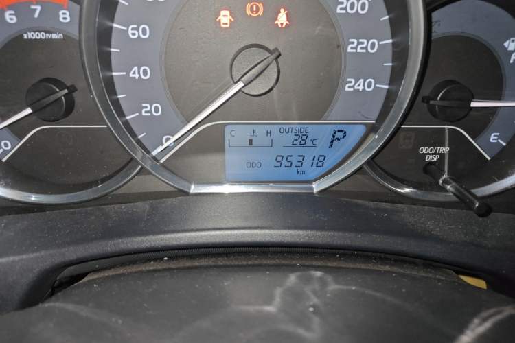 Used Toyota Levin 2017 Revised 185T CVT Elite Edition China V Standard Odometer Close Up