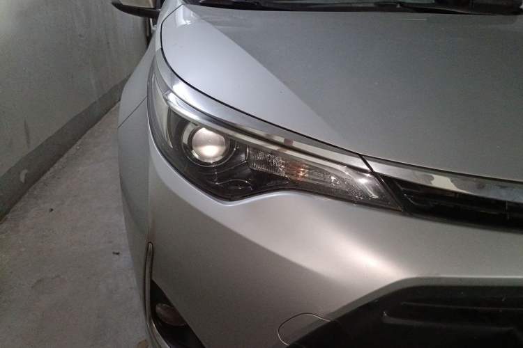 Used Toyota Levin 2017 Revised Version 185T CVT New Sharp Edition China VI Standard Right Front Headlight