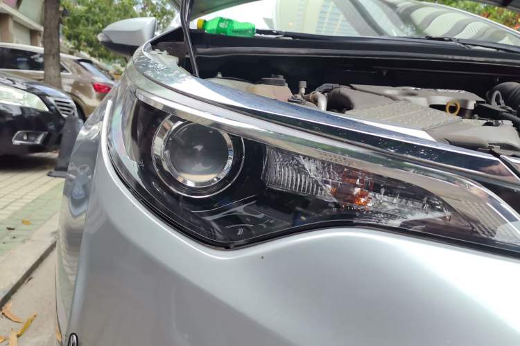 Used Toyota Levin 2017 Revised 185T CVT Elite Edition China V Standard Right Front Headlight