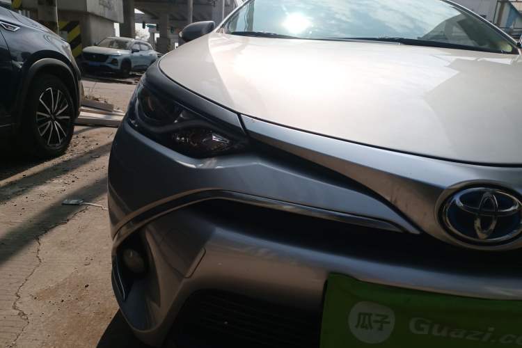 Used Toyota Levin 2017 Revised Dual-Engine 1.8H GS E-CVT Elite Sunroof Version China VI Standard Right Front Headlight