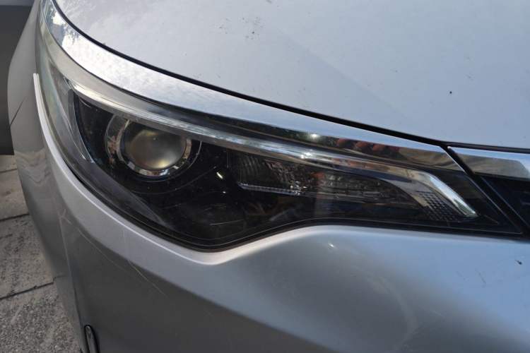 Used Toyota Levin 2017 Revised 185T CVT Elite Edition China V Standard Right Front Headlight