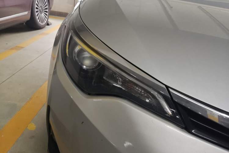 Used Toyota Levin 2017 Revised 185T CVT Elite Edition China V Standard Right Front Headlight