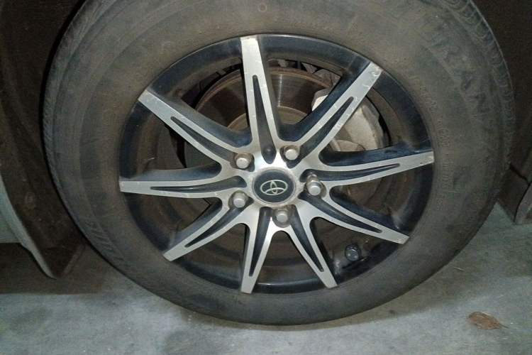 Used Toyota Levin 2017 Revised Version 185T CVT New Sharp Edition China VI Standard Right Front Wheel Hub