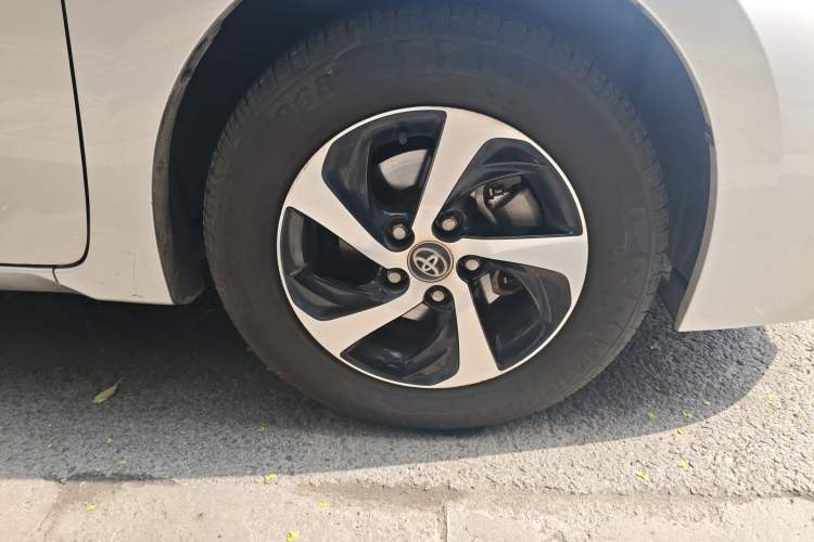 Used Toyota Levin 2017 Revised 185T CVT Elite Edition China V Standard Right Front Wheel Hub