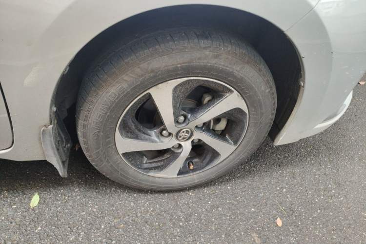 Used Toyota Levin 2017 Revised Dual-Engine 1.8H GS E-CVT Elite Sunroof Version China V Standard Right Front Wheel Hub