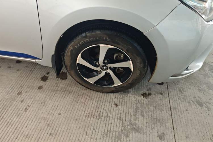 Used Toyota Levin 2017 Revised Dual-Engine 1.8H GS E-CVT Elite Sunroof Version China V Standard Right Front Wheel Hub