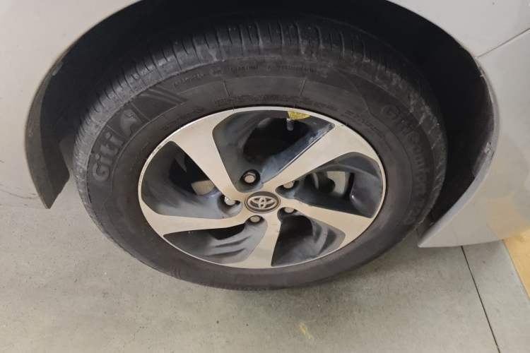 Used Toyota Levin 2017 Revised 185T CVT Elite Edition China V Standard Right Front Wheel Hub