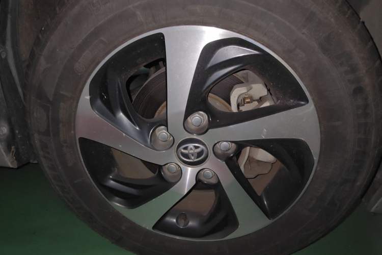 Used Toyota Levin 2017 Revised 185T CVT Elite Edition China V Standard Right Front Wheel Hub