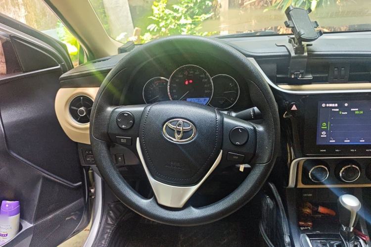 Used Toyota Levin 2017 Revised 185T CVT Elite Edition China V Standard Steering Wheel