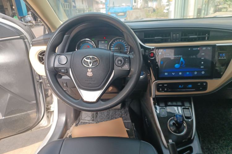 Used Toyota Levin 2017 Revised Dual-Engine 1.8H GS E-CVT Elite Sunroof Version China VI Standard Steering Wheel