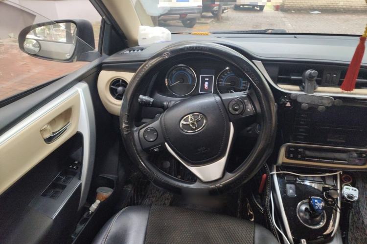 Used Toyota Levin 2017 Revised Dual-Engine 1.8H GS E-CVT Elite Sunroof Version China V Standard Steering Wheel