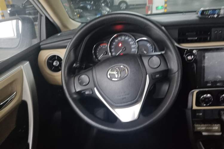 Used Toyota Levin 2017 Revised 185T CVT Elite Edition China V Standard Steering Wheel