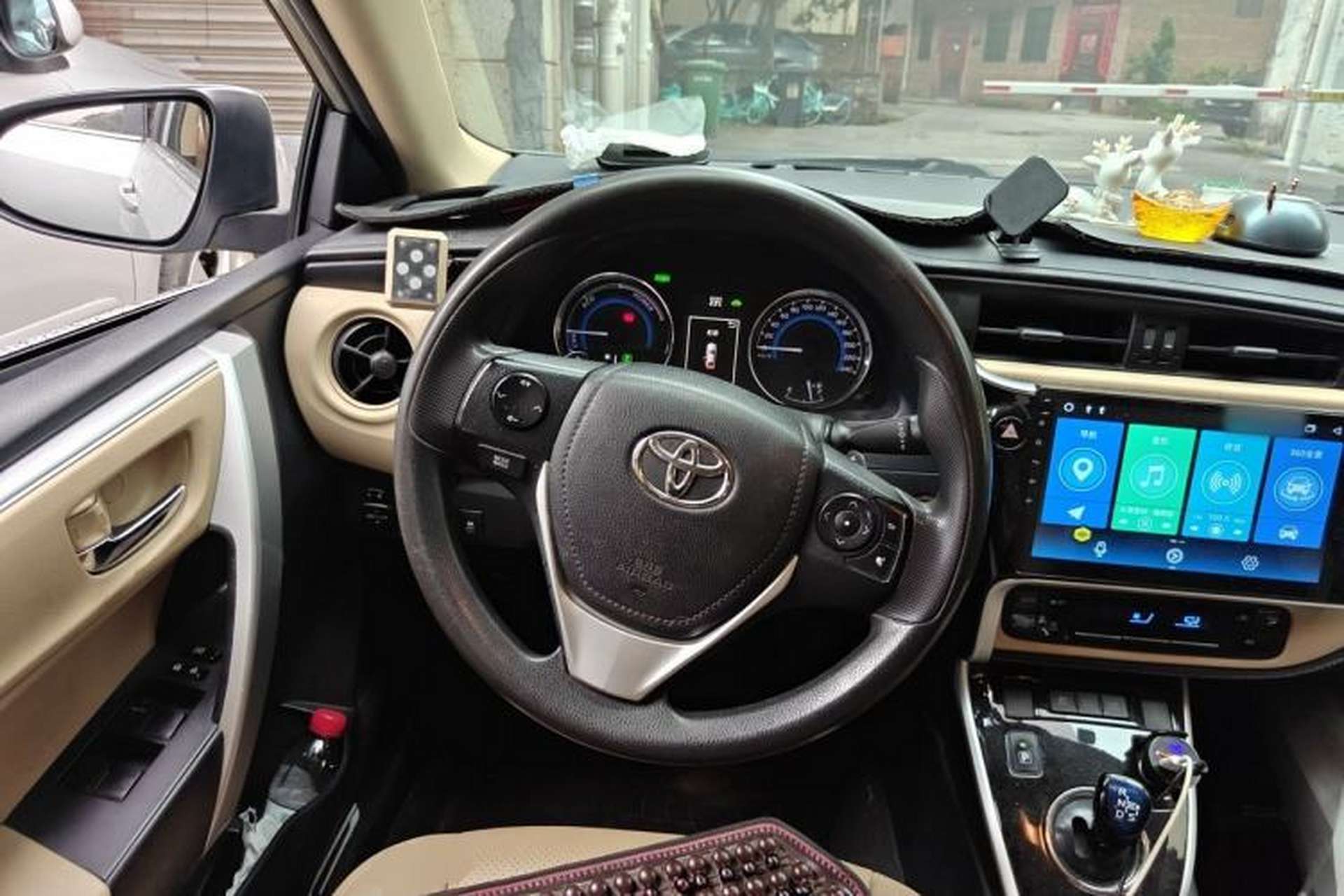 Used Toyota Levin 2017 Revised Dual-Engine 1.8H GS E-CVT Elite Sunroof Version China V Standard Steering Wheel